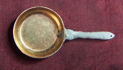 miniature frying pan mend step three