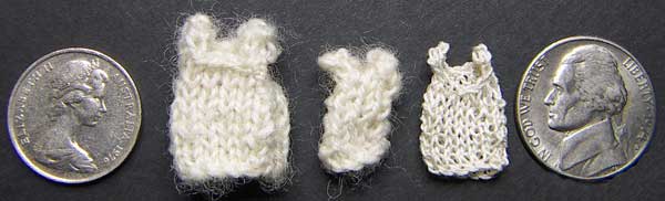 Miniature knitted singlet